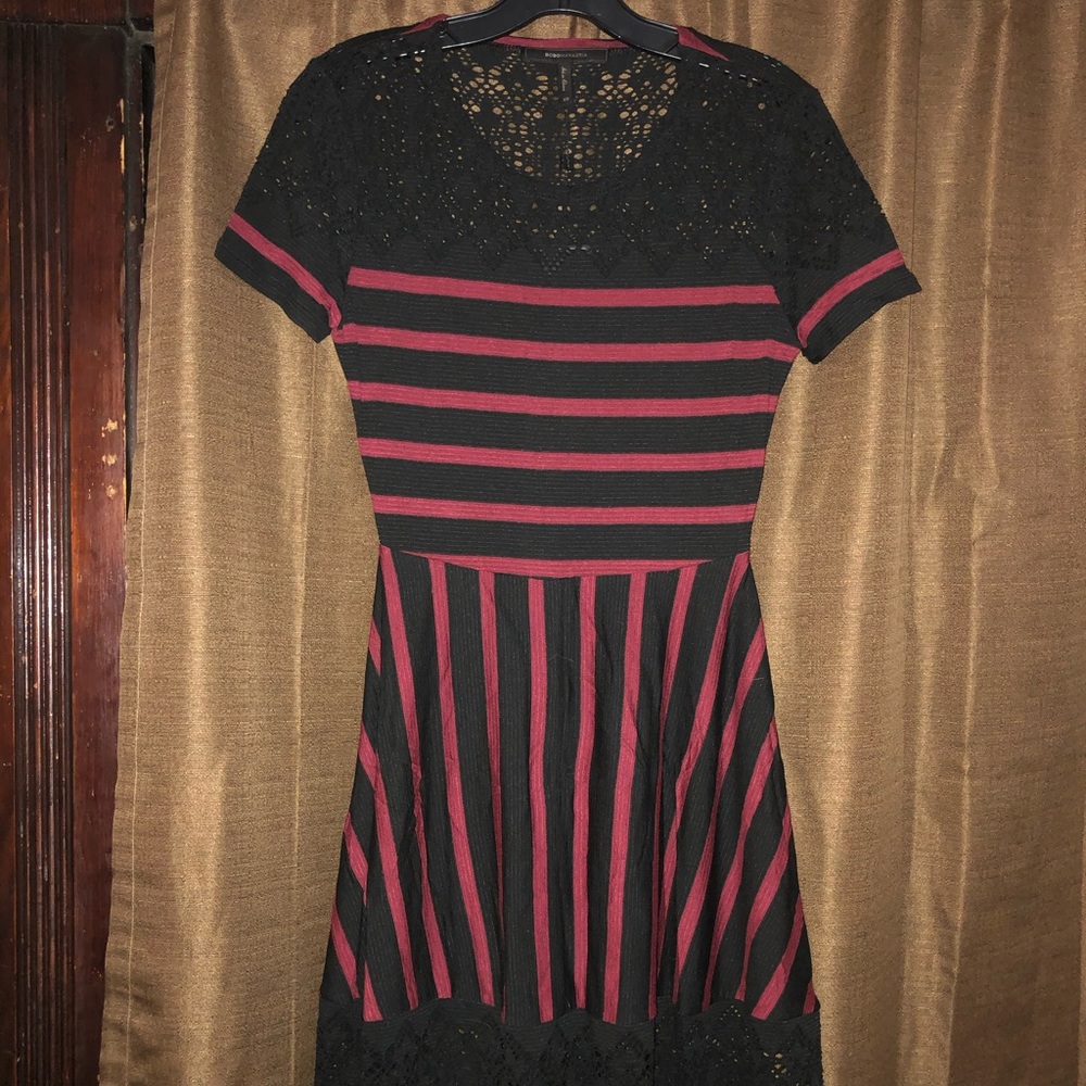 BCBGMAXAZRIA red/black short sleeved dress